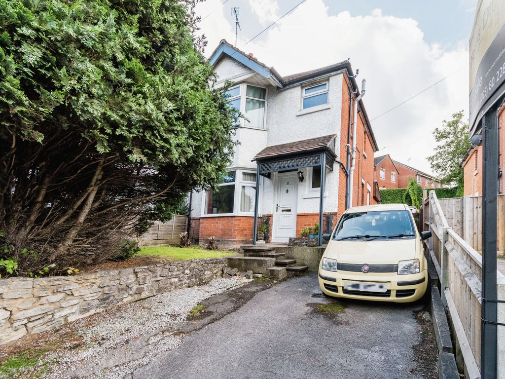 3 bed semidetached house for sale in Winchester Road, Southampton