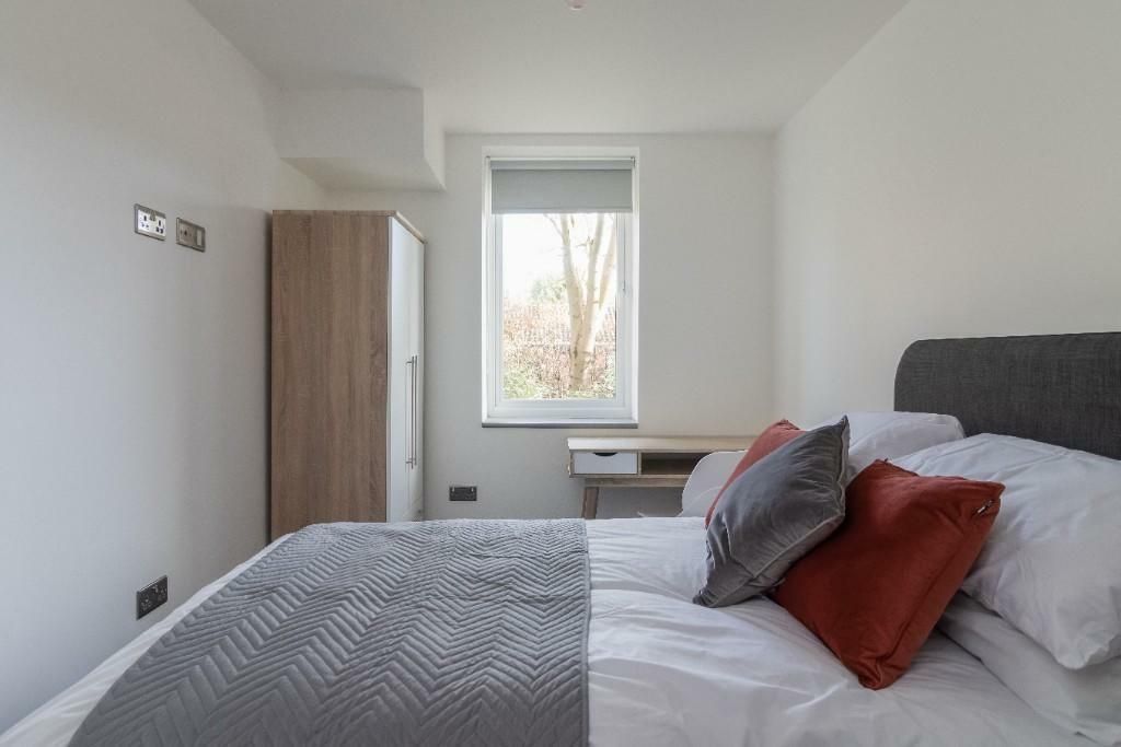 Room to rent in Beecroft Road, Cannock WS11 Zoopla