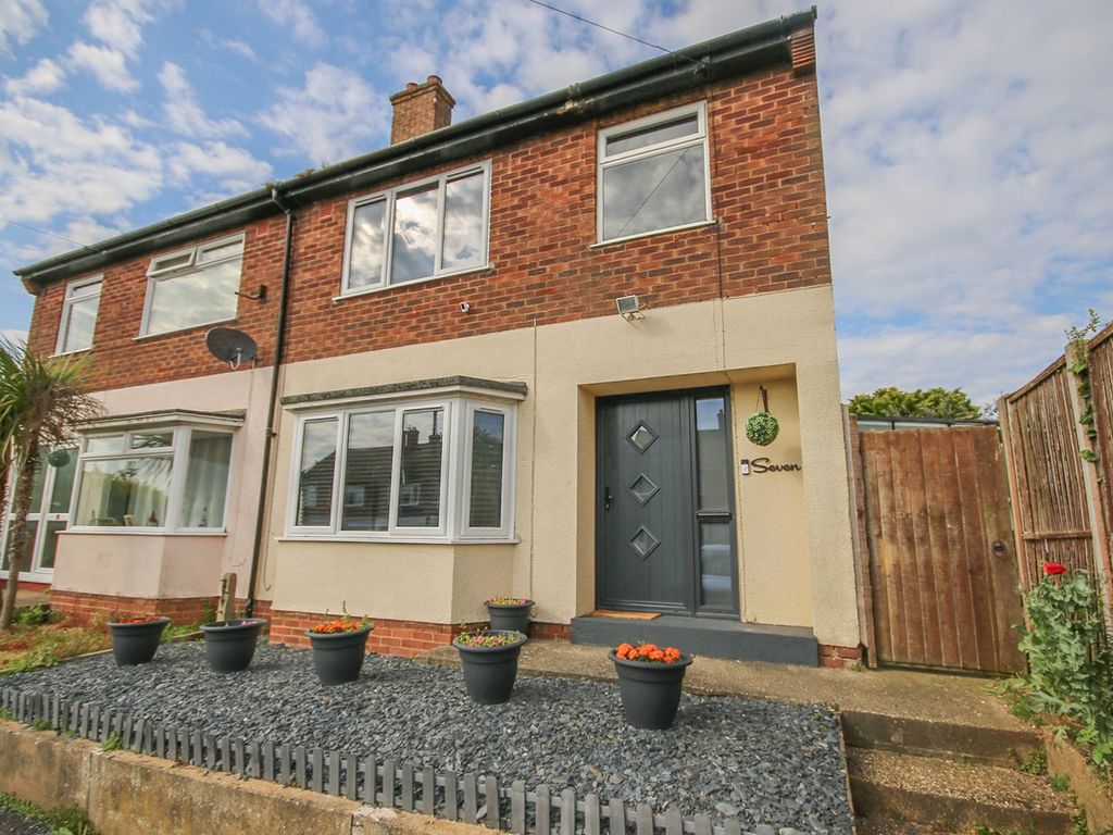 3 bed semidetached house for sale in Waveney Close, Hunstanton PE36, £