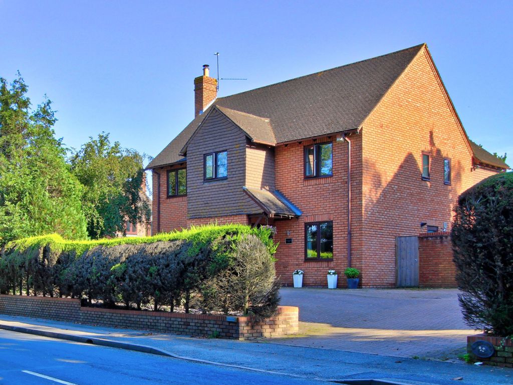 5 bed detached house for sale in Popeswood Road, Binfield, Bracknell