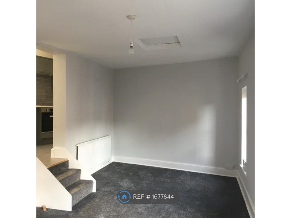 2 bed flat to rent in Kings Road, St. LeonardsOnSea TN37 Zoopla