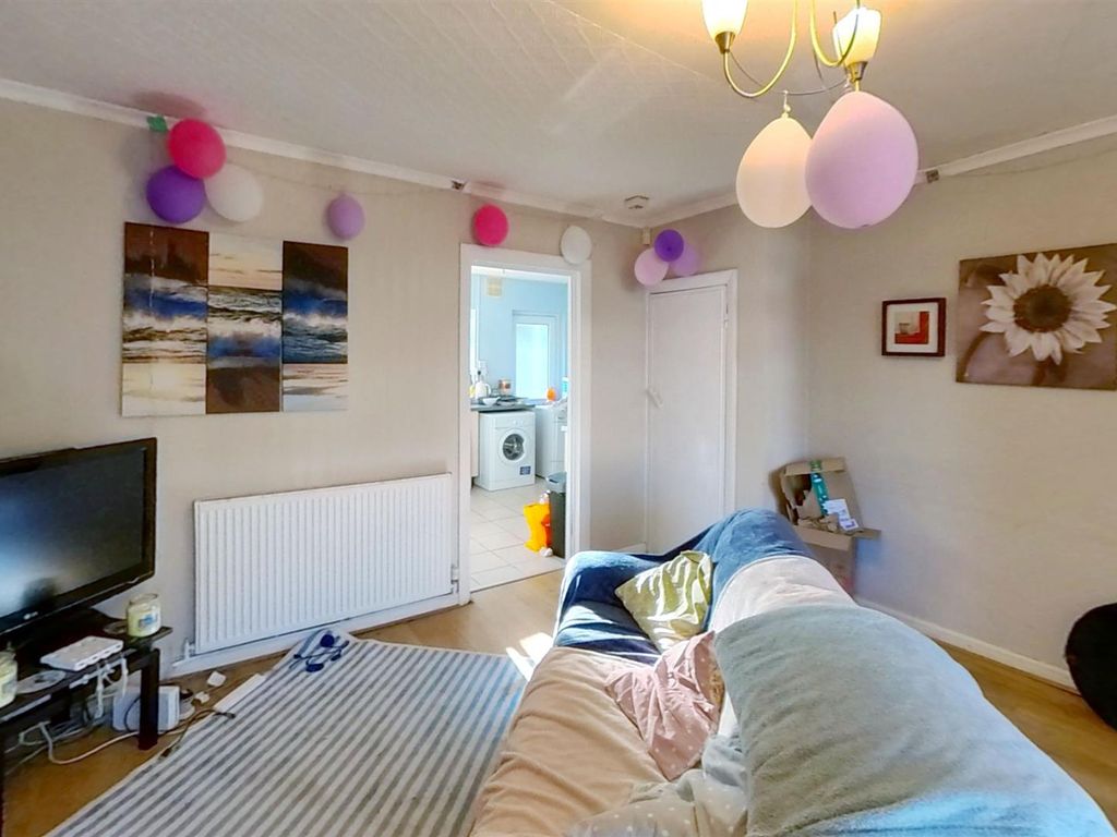 3 bed property to rent in Poole Crescent, Harborne, Birmingham B17, £