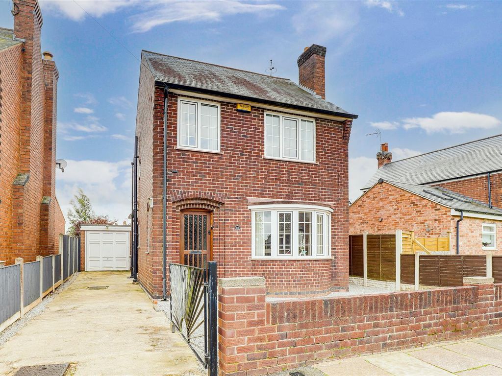 3 bed detached house for sale in Matlock Avenue, Mansfield