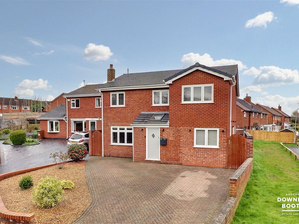 4 bed detached house for sale in Blacksmith Lane, Whittington