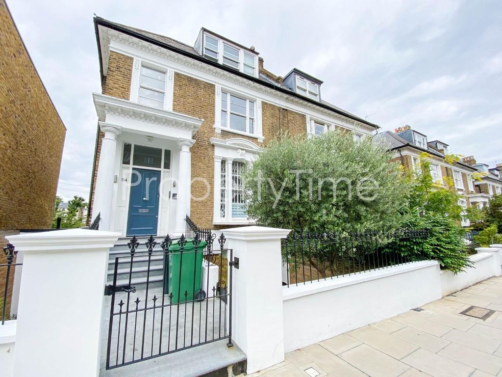 2 bed flat for sale in King Henrys Road, Primrose Hill NW3, £795,000