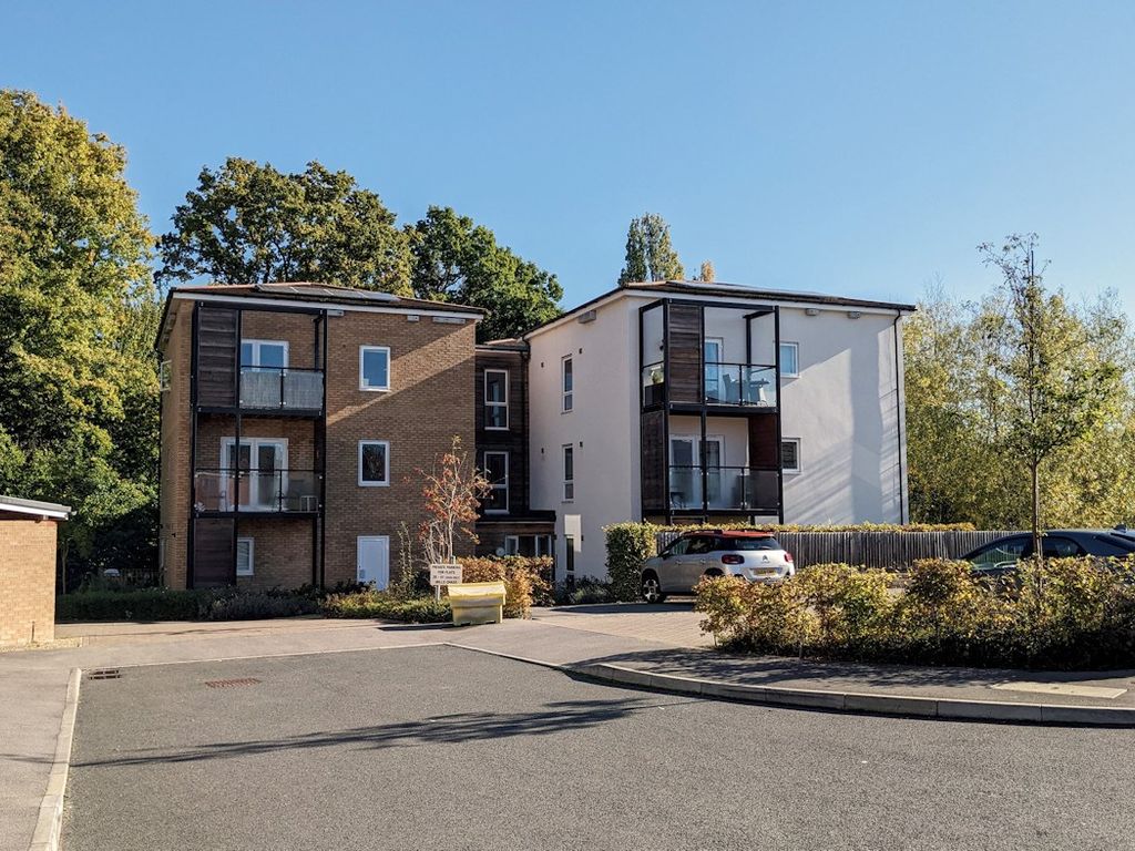 2 bed flat for sale in Mills Chase, Bracknell RG12 Zoopla