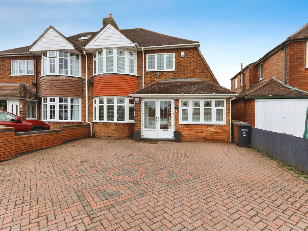 4 bed semidetached house for sale in Manor Park Road, Castle Bromwich