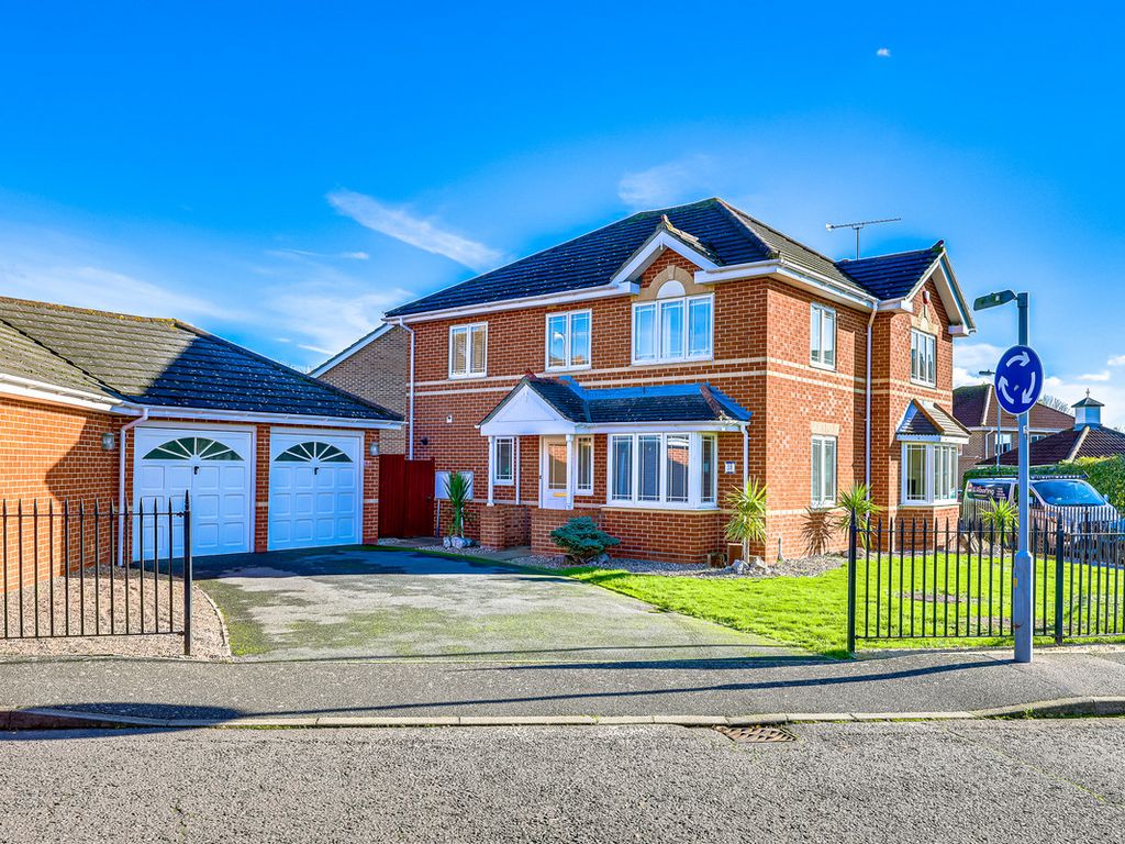 4 bed detached house for sale in Stirling Close, Rayleigh SS6 Zoopla
