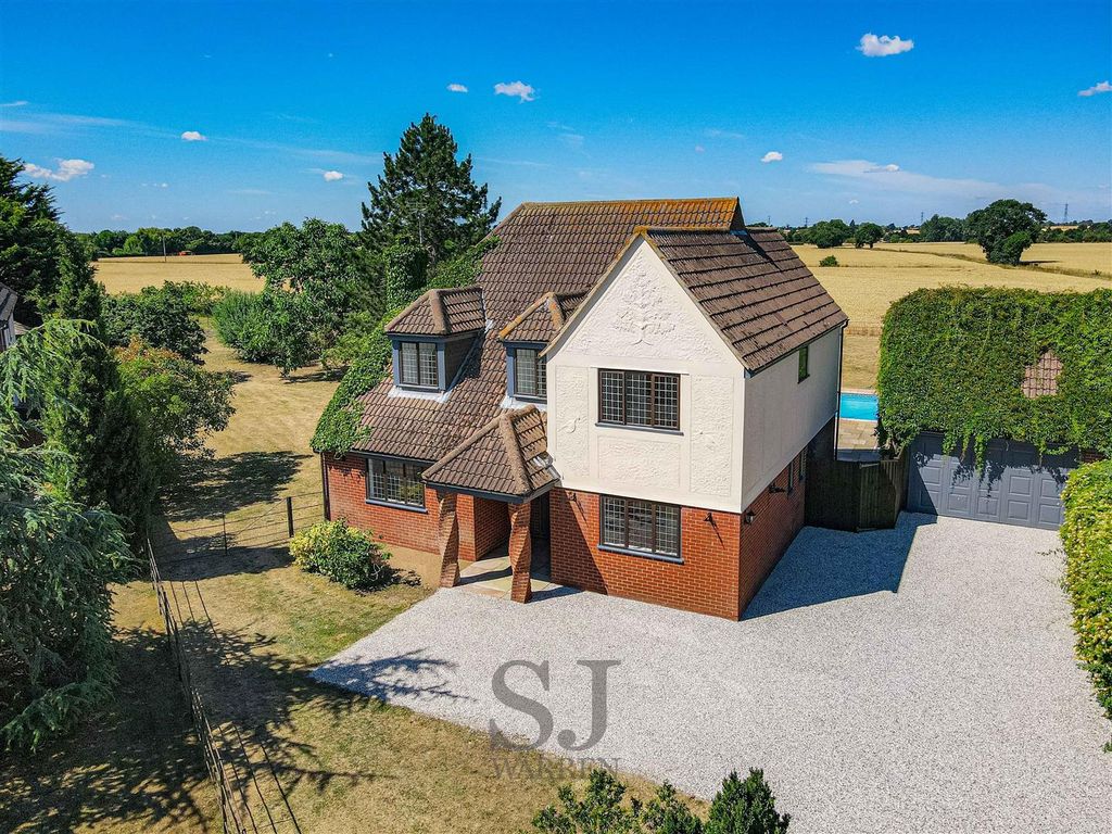 4 bed detached house for sale in Bakery Close, Tillingham, Southminster