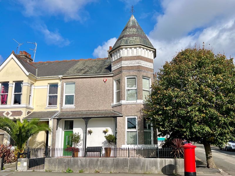 4 bed end terrace house for sale in Peverell Park Road, Peverell