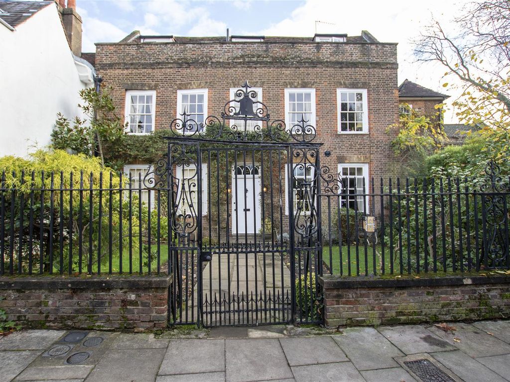 1 bed flat for sale in Gentlemans Row, Enfield EN2, £325,000 Zoopla