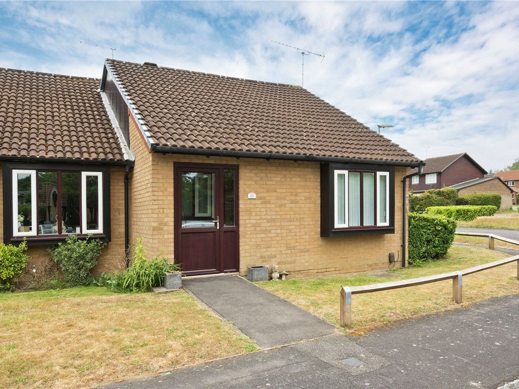 2 bed bungalow for sale in Fairmead, St Johns, Woking GU21 Zoopla