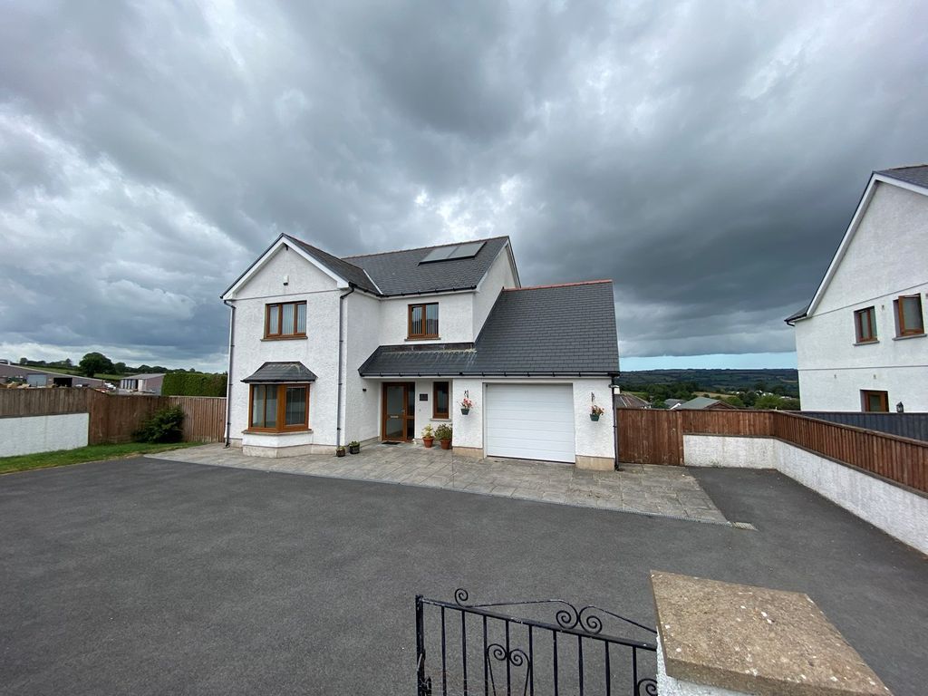 3 bed detached house for sale in Llanllwni, Pencader SA39, £375,000 Zoopla