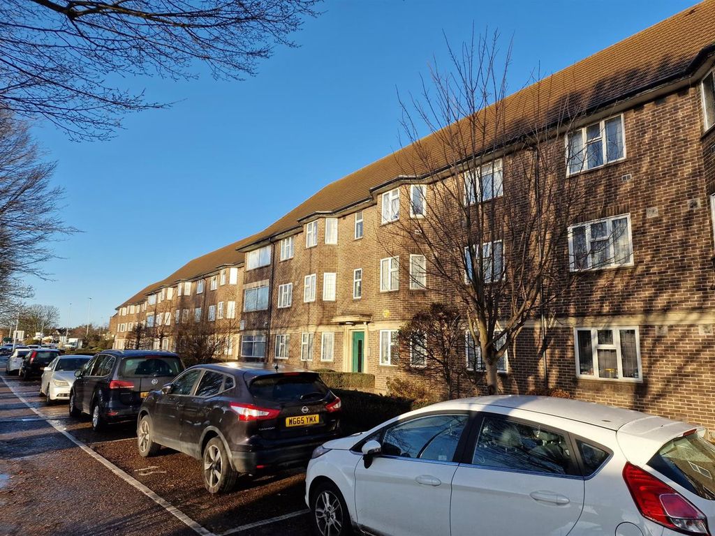 2 bed flat for sale in Parklands Court, Great West Road, Hounslow TW5