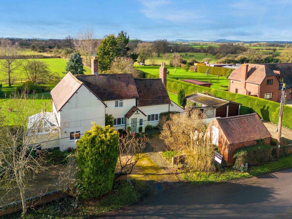 4 bed detached house for sale in Crown Lane Wychbold Droitwich Spa