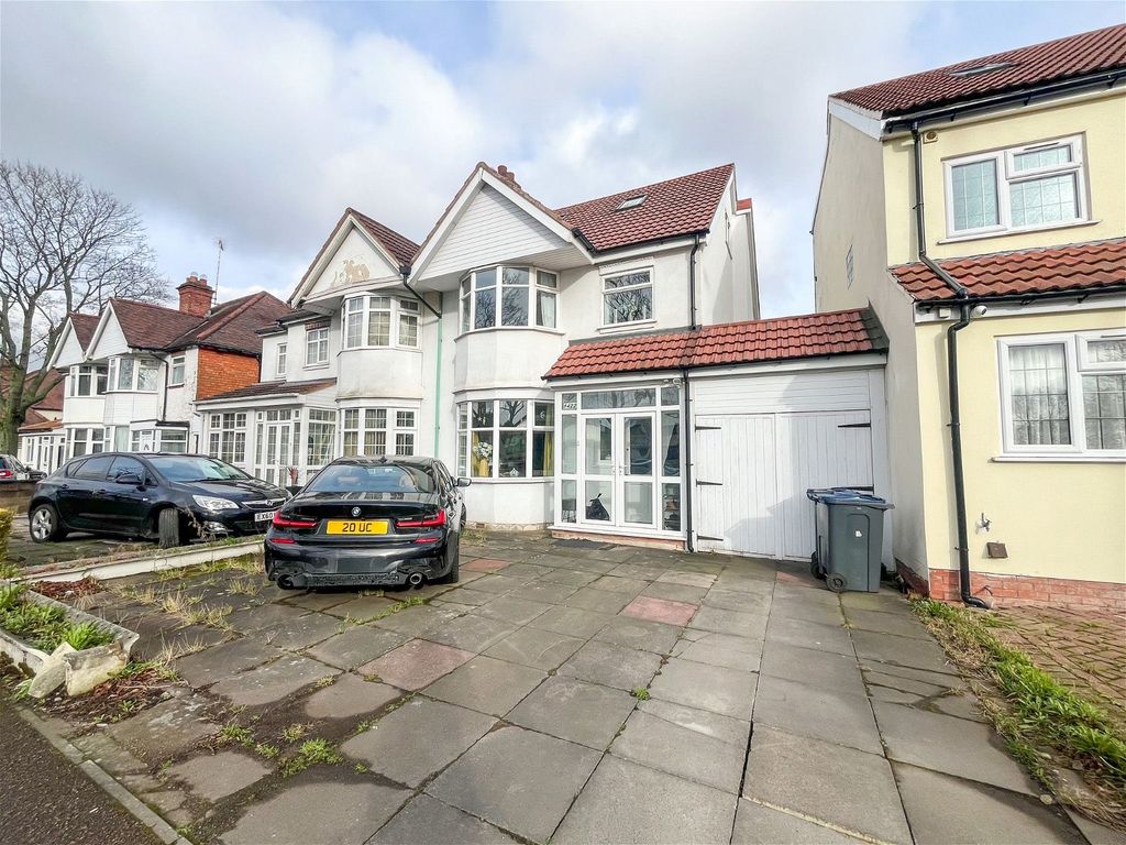 4 bed semidetached house for sale in Stratford Road, Hall Green