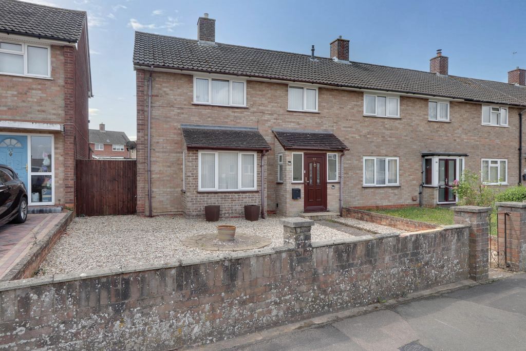 3 bed end terrace house for sale in Pinkerton Road, Basingstoke RG22