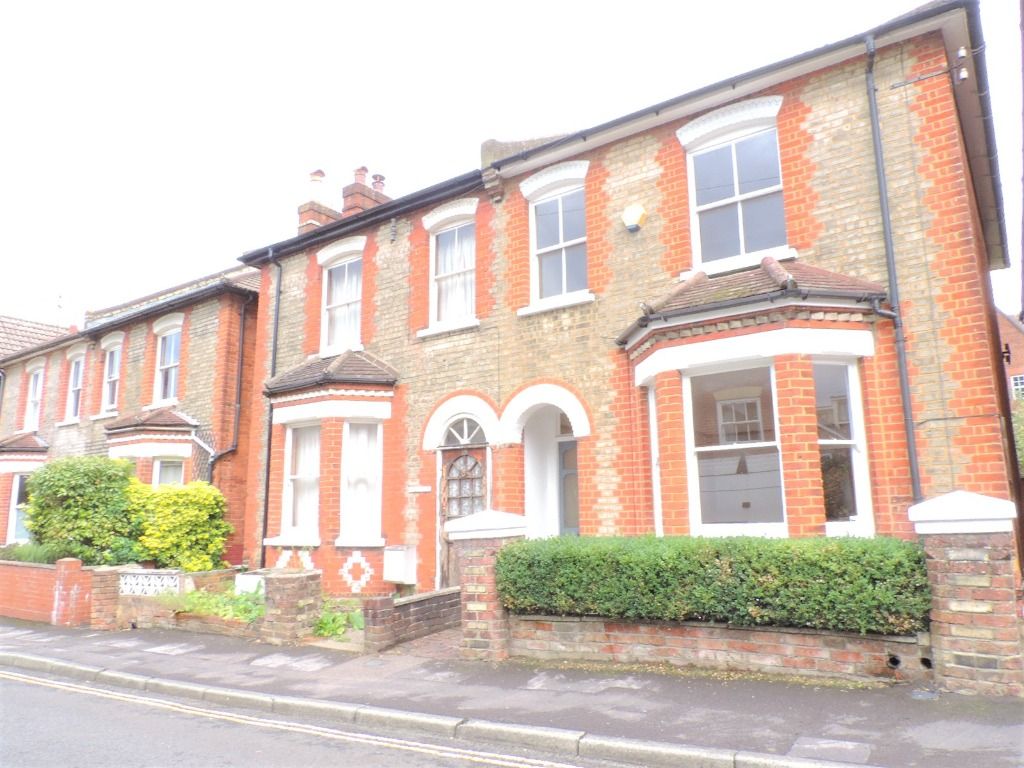 3 bed semidetached house to rent in Sandfield Terrace, Town Centre
