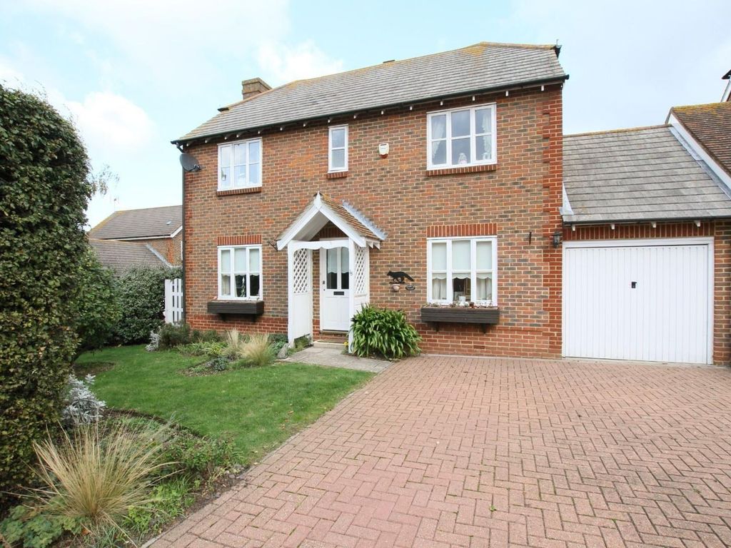4 bed detached house for sale in Fairfax Drive, Herne Bay CT6, £440,000