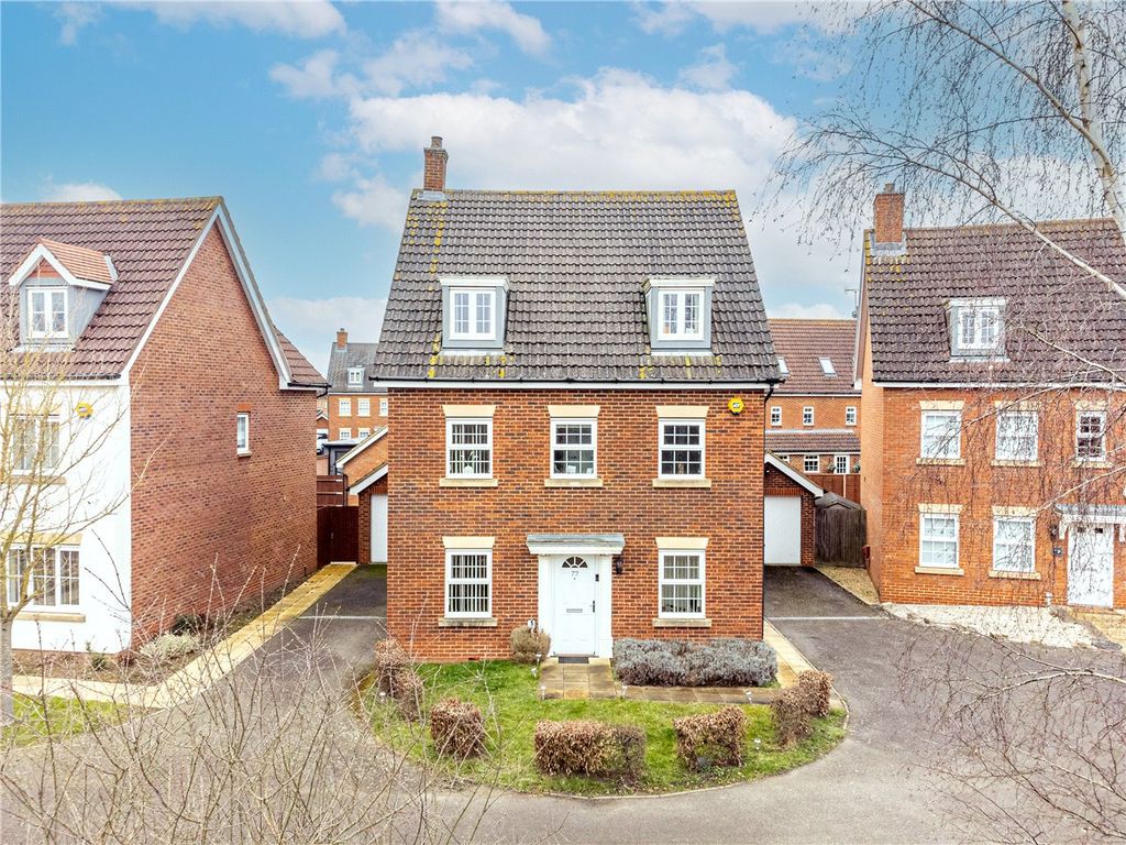 5 bed detached house for sale in The Runway, Hatfield, Hertfordshire