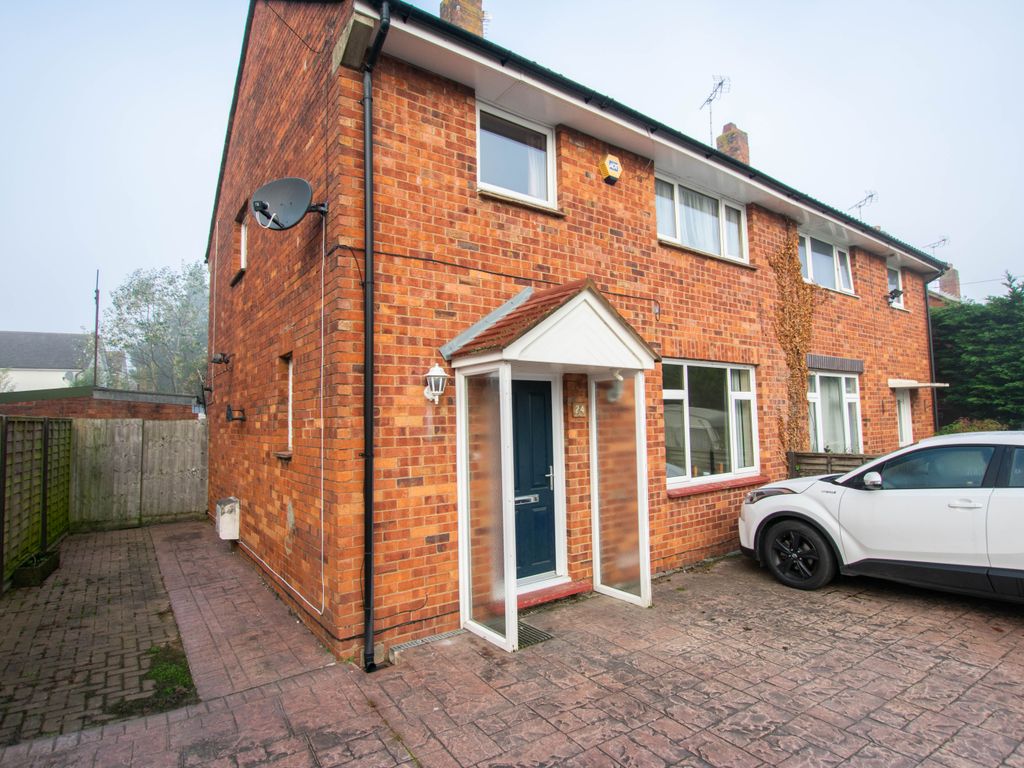 3 bed semidetached house to rent in Green Way, Brockworth, Gloucester