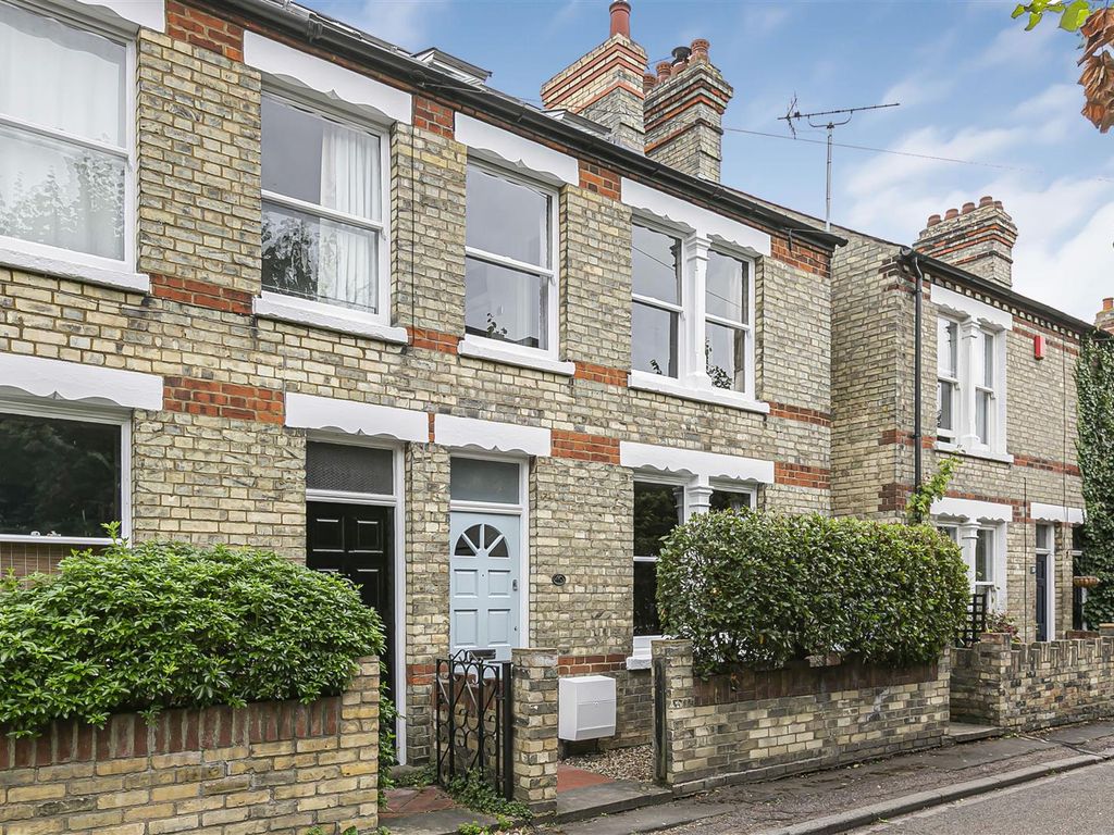 3 bed property for sale in Springfield Road, Cambridge CB4, £695,000
