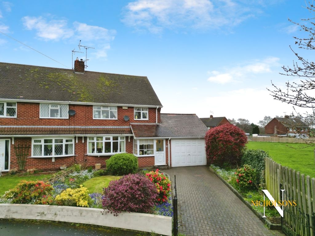 3 bed semidetached house for sale in Thackeray Close, Worksop