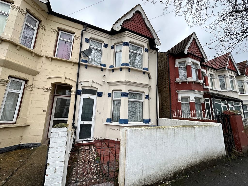 4 bed semidetached house to rent in Oswald Road, Southall UB1 Zoopla