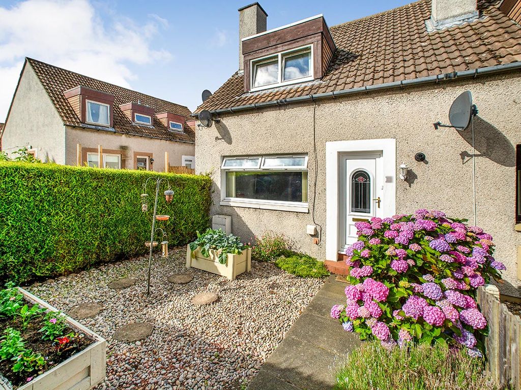 2 bed semidetached house for sale in Carberry Court, Whitecraig