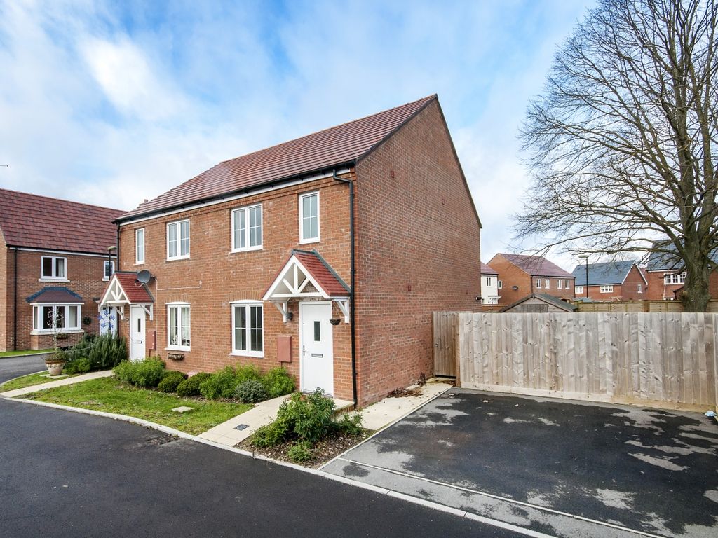 3 bed semidetached house to rent in Diamond Way, Chilton, Didcot OX11, £1,600 pcm Zoopla