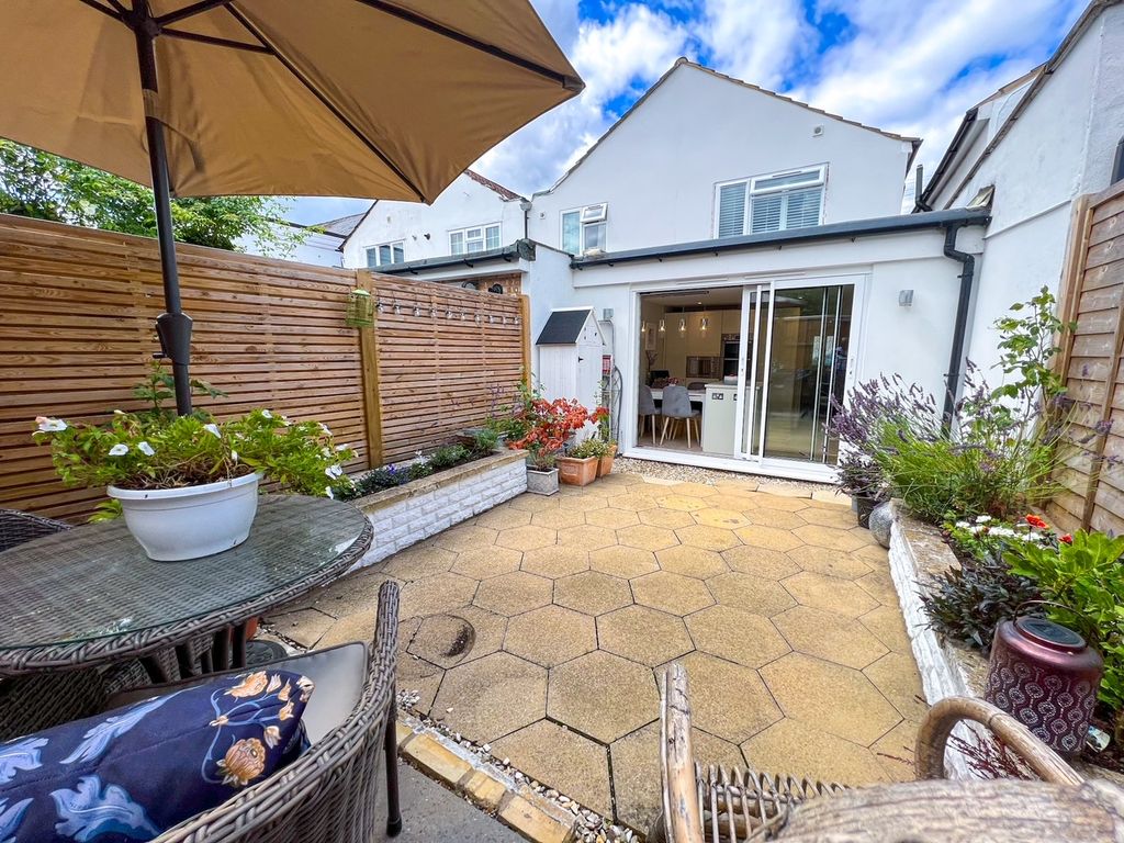 2 bed terraced house for sale in Hurst Lane, East Molesey KT8 Zoopla