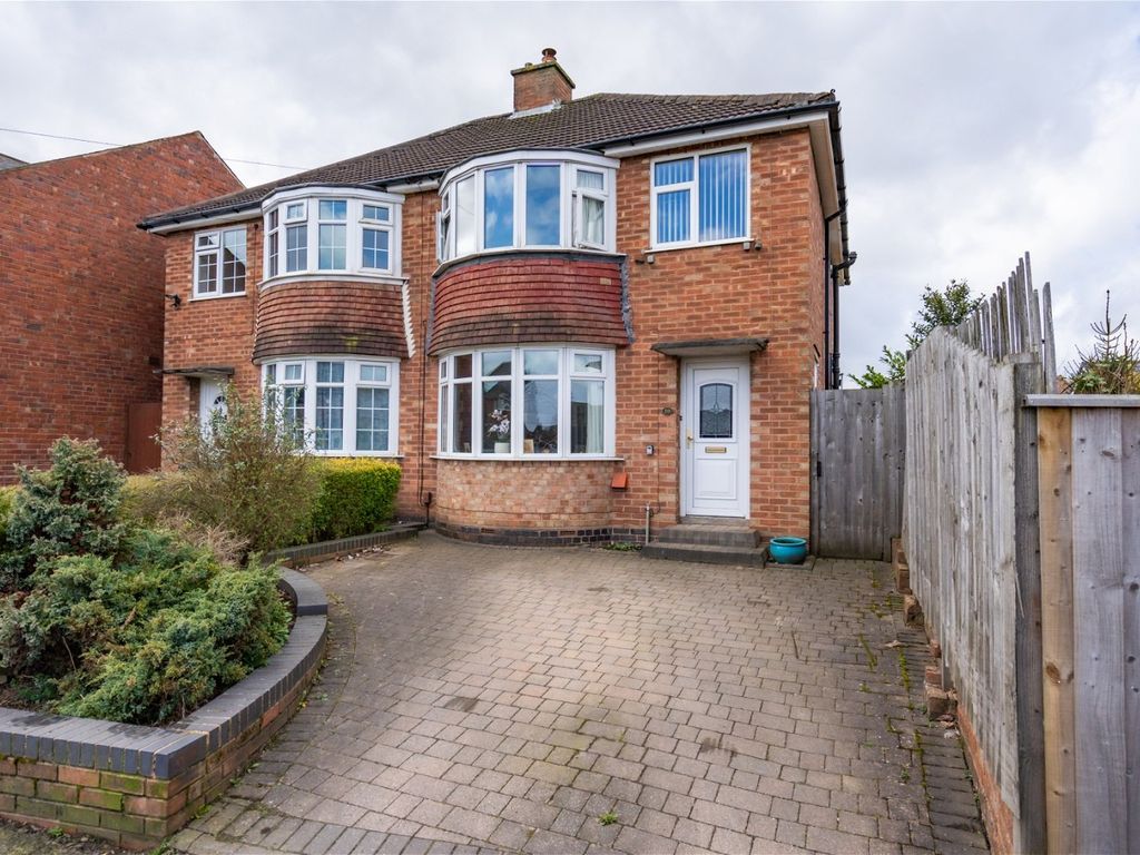 3 bed semidetached house for sale in Fairfield Road, Hurst Green