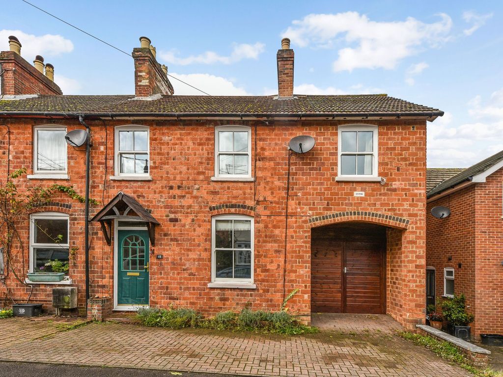 4 bed end terrace house for sale in Bow Street, Alton, Hampshire GU34