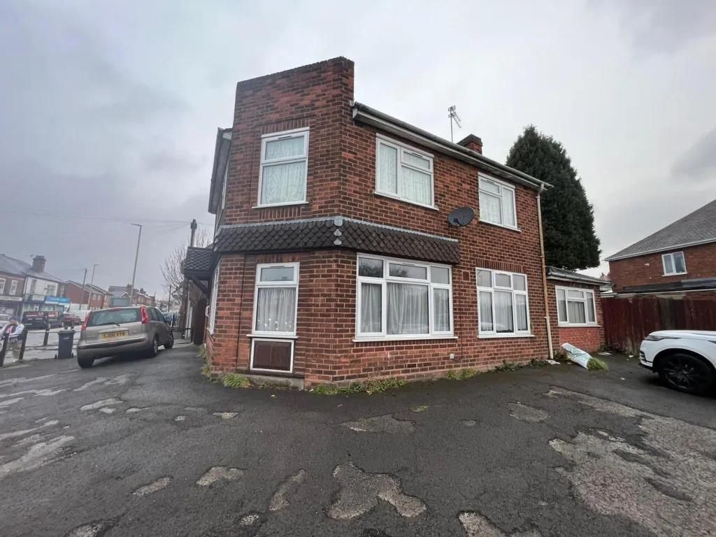 4 bed shared to rent in High Street, Brockmoor, Brierley Hill DY5 Zoopla