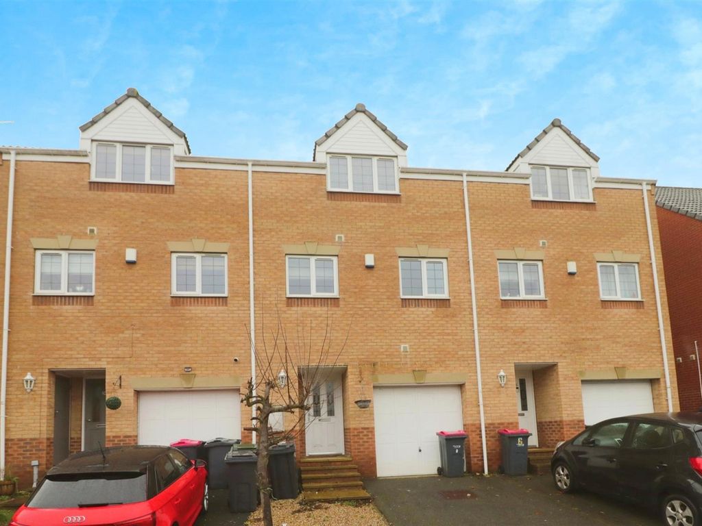 3 bed town house for sale in Potters Way, Kilnhurst, Mexborough S64, £