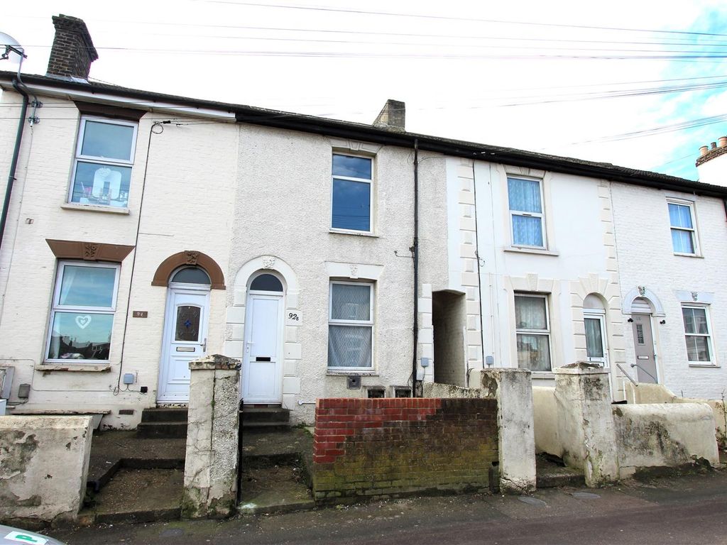 1 bed flat to rent in Franklin Road, Gillingham ME7, £725 pcm Zoopla