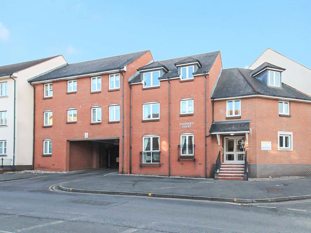2 bed flat for sale in Goddard Court, Cricklade Street, Swindon