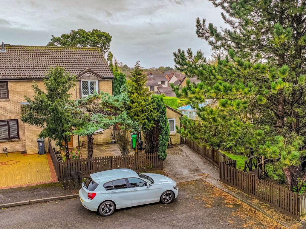 3 bed semidetached house for sale in Drury Close, Thornhill, Cardiff