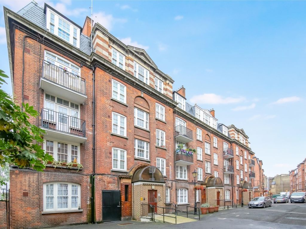 2 bed flat for sale in Peabody Estate, Camberwell Green, London SE5