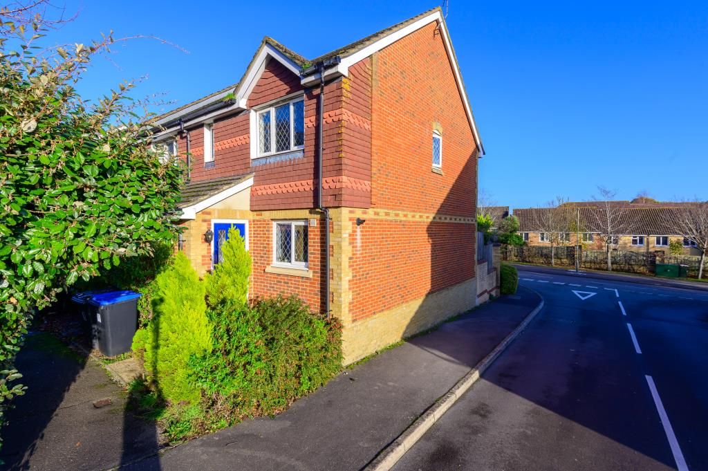 3 bed terraced house for sale in Woking, Surrey GU21 Zoopla