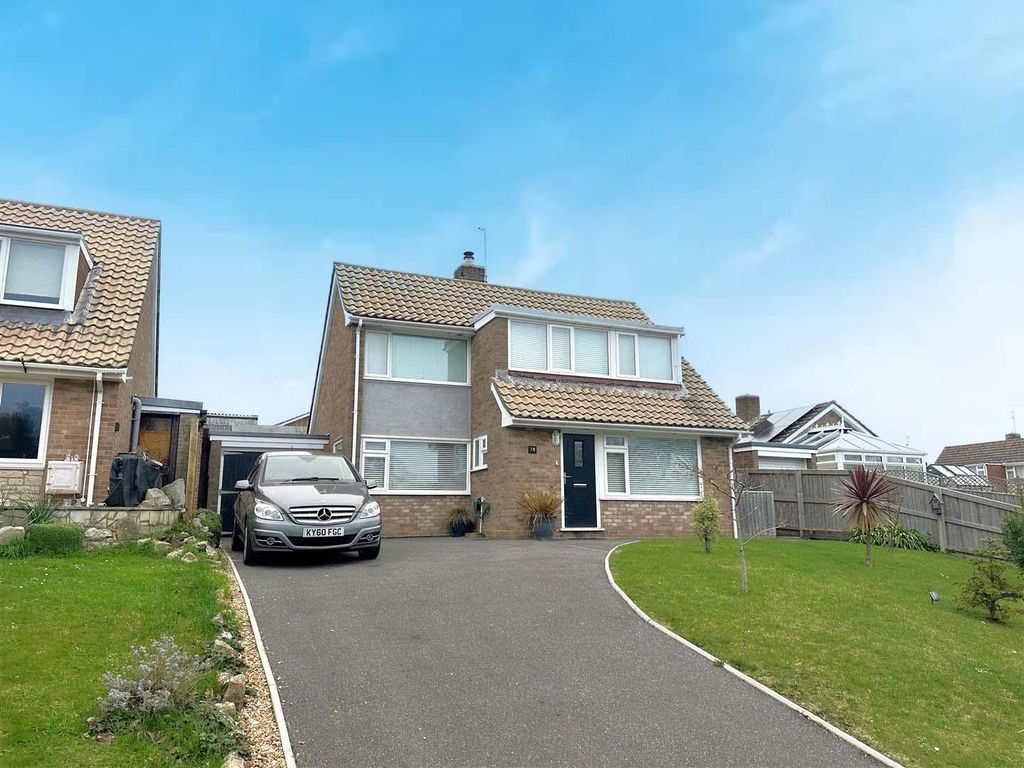 3 bed detached bungalow for sale in Portwey Close, Rodwell, Weymouth