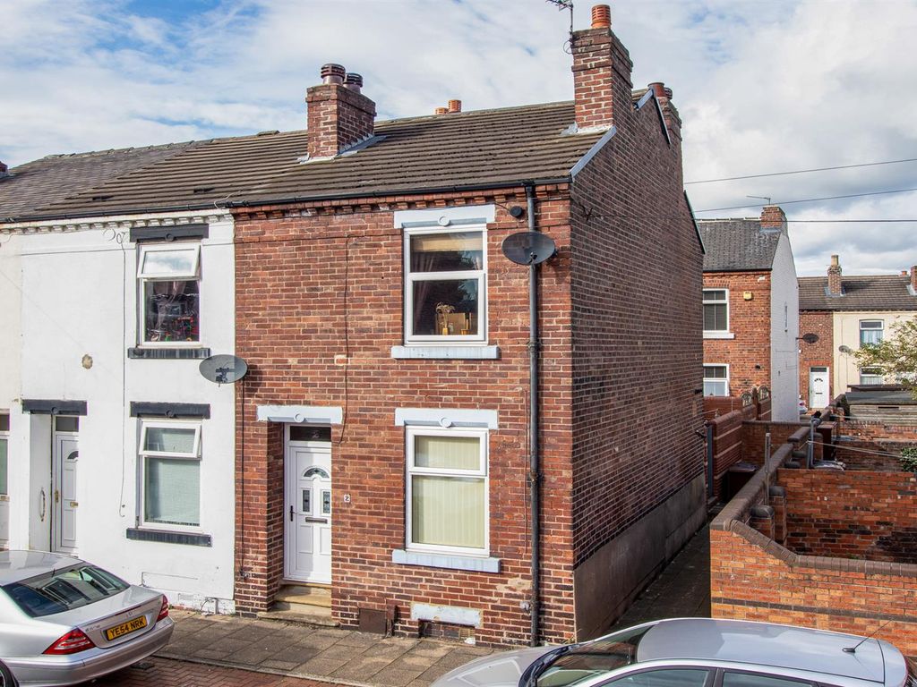2 bed end terrace house for sale in Brighton Street, Wakefield WF2, £