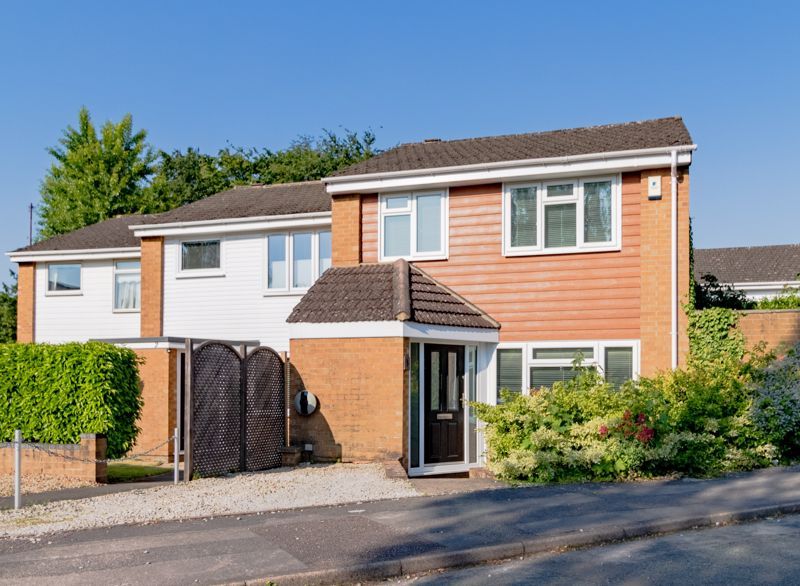 3 bed end terrace house for sale in Chequers Place, Headington, Oxford