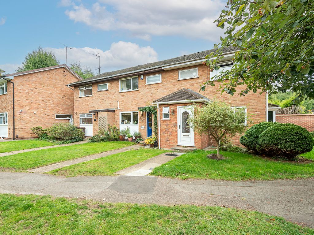 3 bed end terrace house for sale in Grove Road, Harpenden