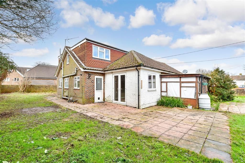 5 bed detached house for sale in Cobbles Crescent, Northgate, Crawley