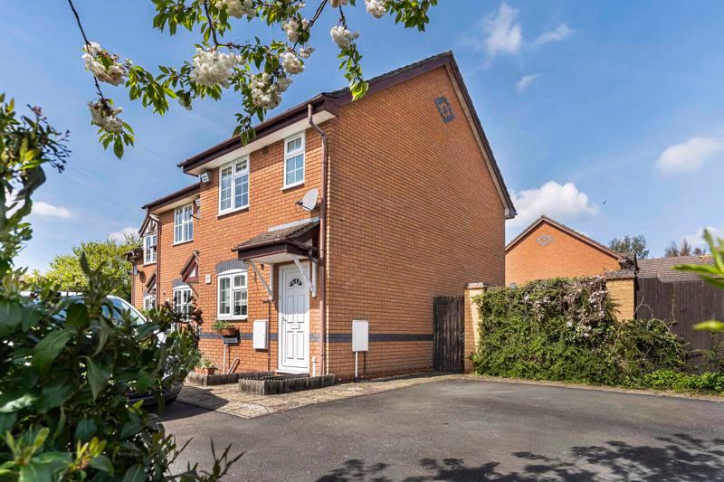 2 bed end terrace house for sale in Merganser Drive, Bicester OX26 Zoopla