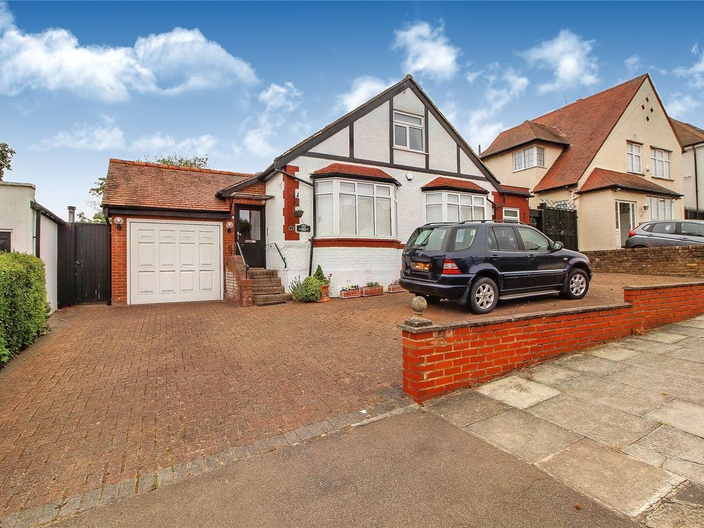 4 bed detached house for sale in Oak Avenue, Enfield, Middlesex EN2