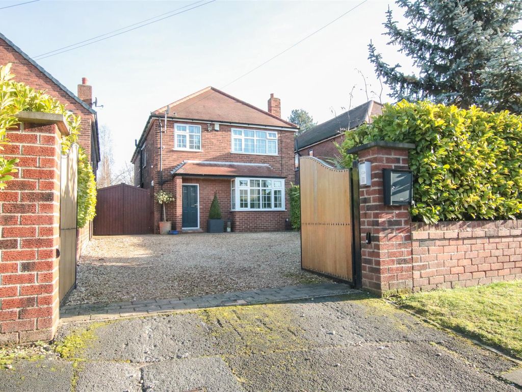 4 bed detached house for sale in Ellers Avenue, Bessacarr, Doncaster