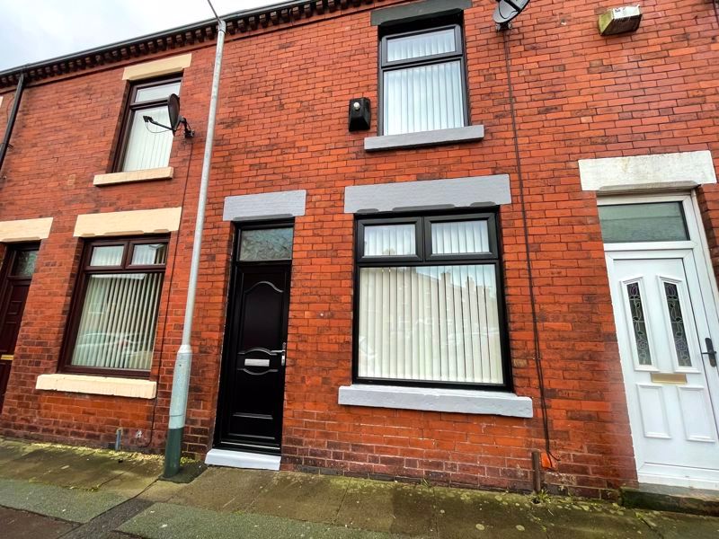 2 bed terraced house to rent in Moorfield Grove, Tonge Moor, Bolton BL2