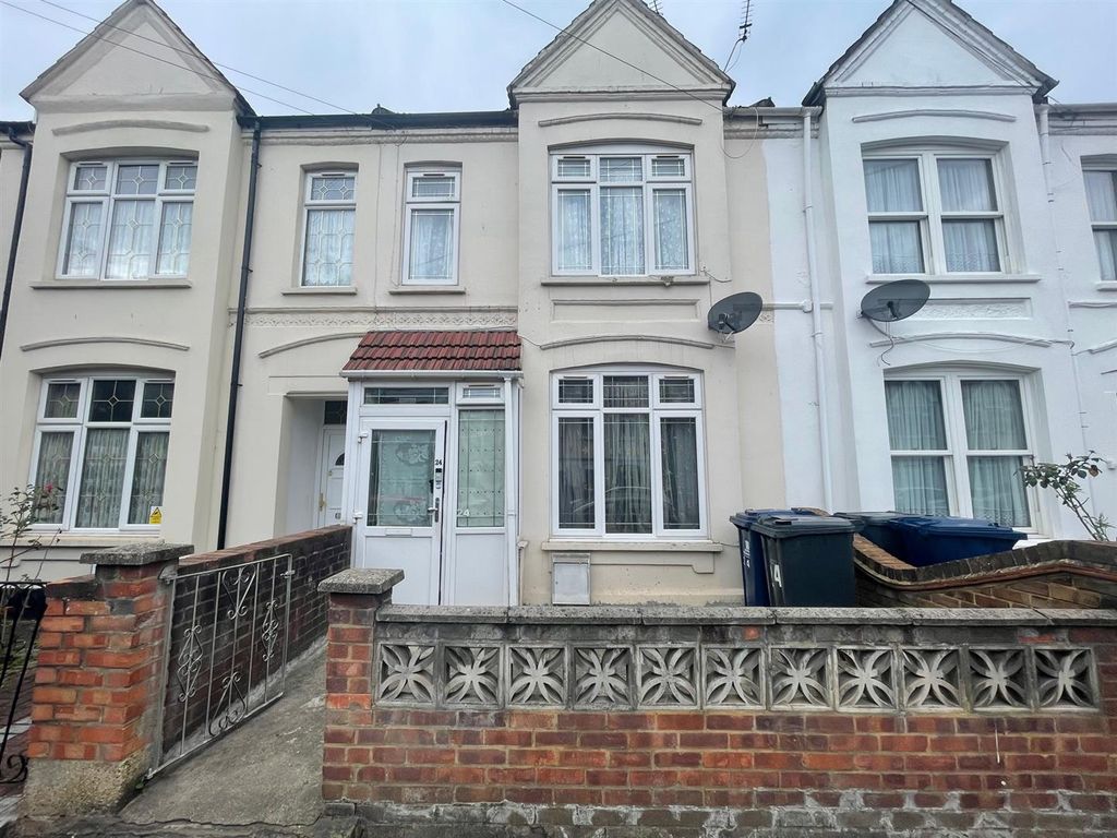 3 bed terraced house for sale in Hambrough Road, Southall UB1, £555,000